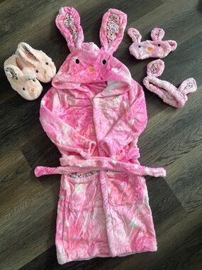 (9) NWT Girls' Pink Bunny Hooded Plush Robe with Matching Accessories